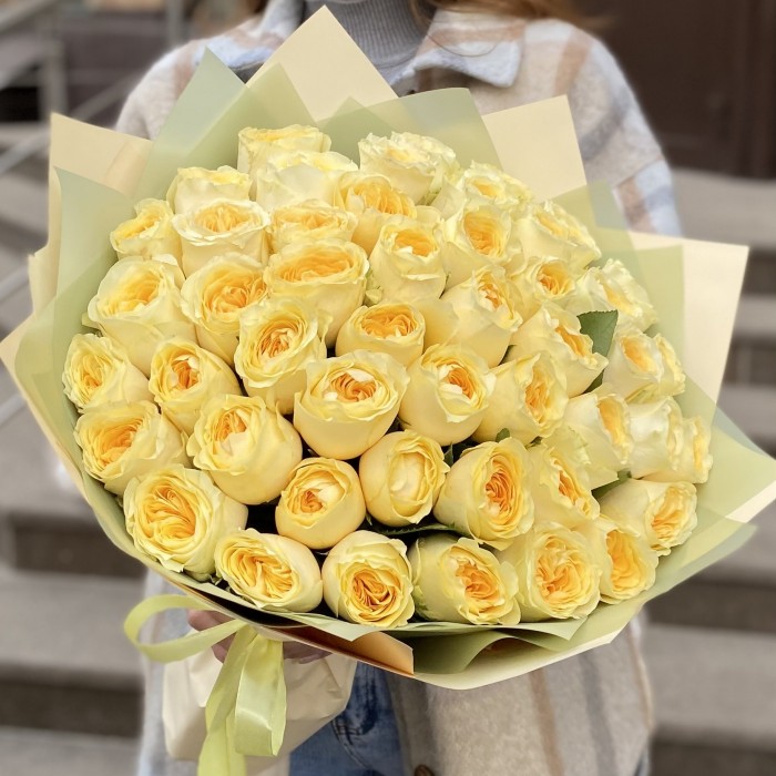 51 пионовидная лимонная роза Баттеркап 40 см